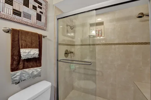 $550,000 | 300 Oregon Street, Unit 503, Hollywood, FL 33019