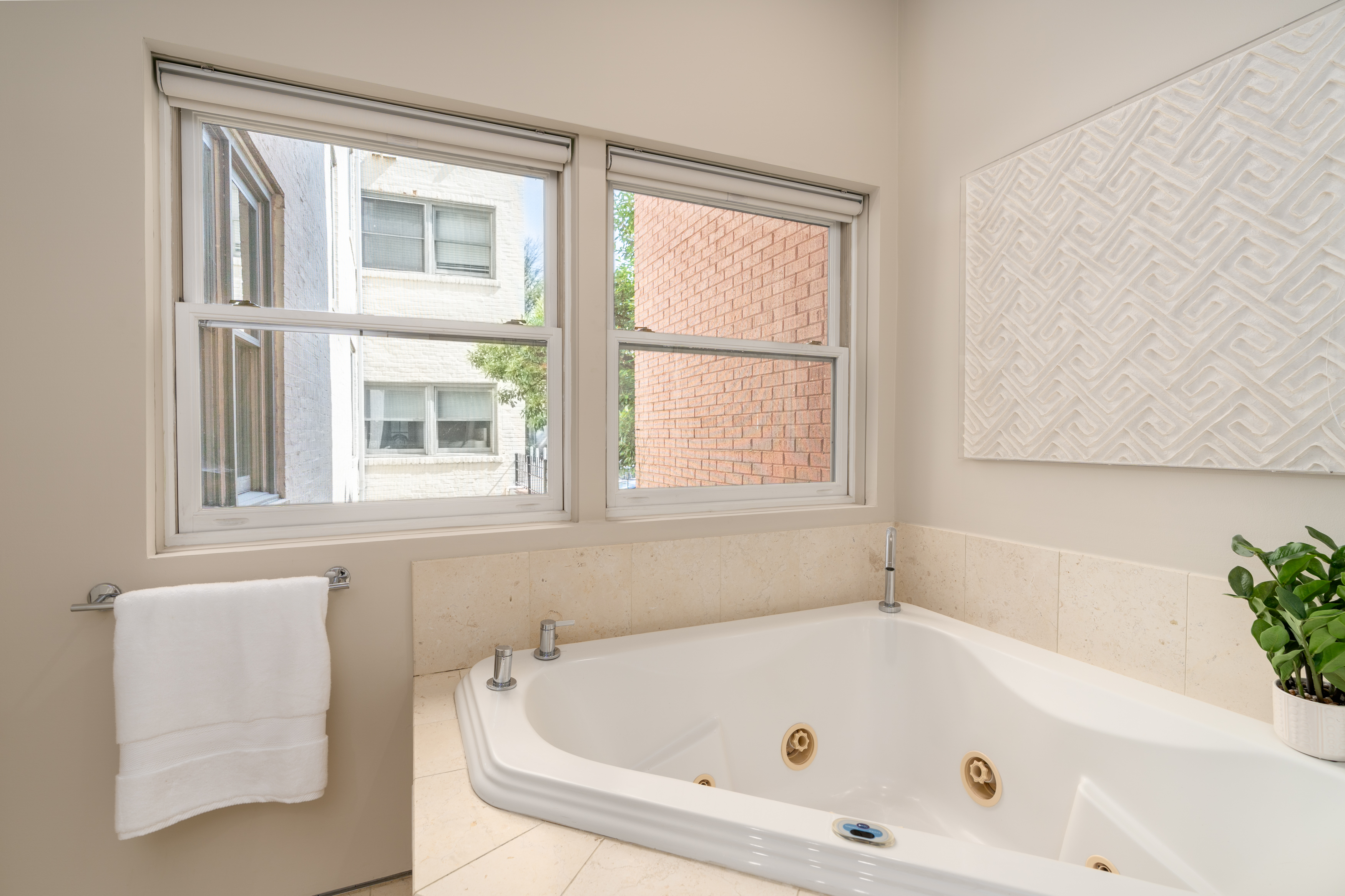 1213 N Street Northwest, Unit A Washington, DC 20005 - Photo 13 of 38