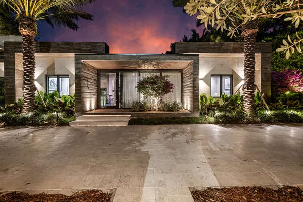 $4,900,000 | 967 Northeast 78th Street, Miami, FL 33138