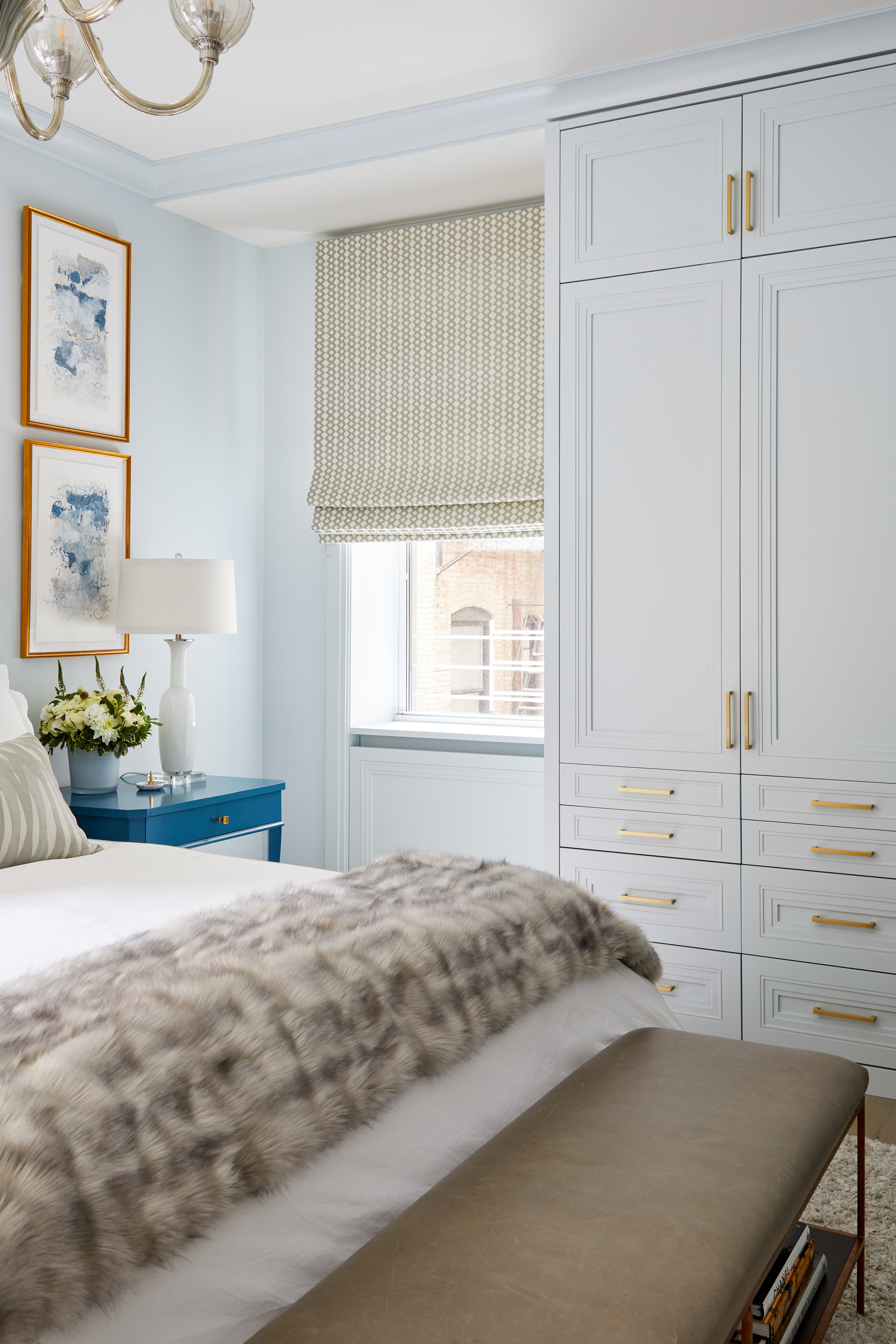 100 West 80th Street, Unit 5B Manhattan, NY 10024 - Photo 11 of 19 a bedroom with a bed and a window