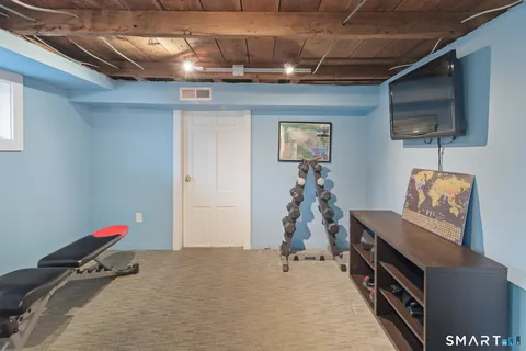 $2,698,000 | 135 Comstock Hill Road, New Canaan, CT 06840