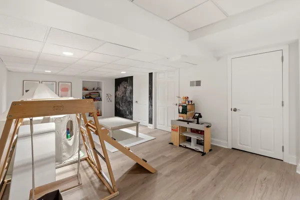 Contact Agent | 201 Wolf Lane, Ambler, PA 19002