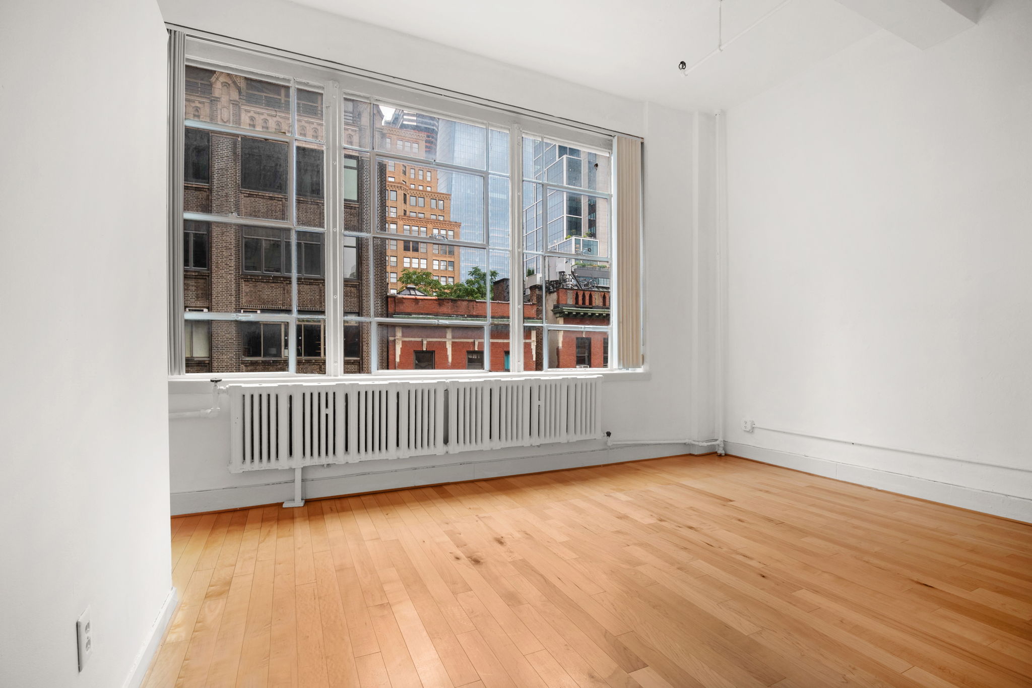 361 West 36th Street, Unit 5B Manhattan, NY 10018 - Photo 6 of 12