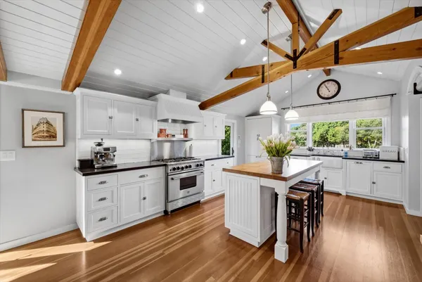 $3,050,000 | 4011 East 3rd Avenue, Napa, CA 94558