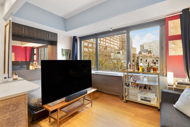 $699,000 | 305 West 16th Street, Unit 5B | Chelsea