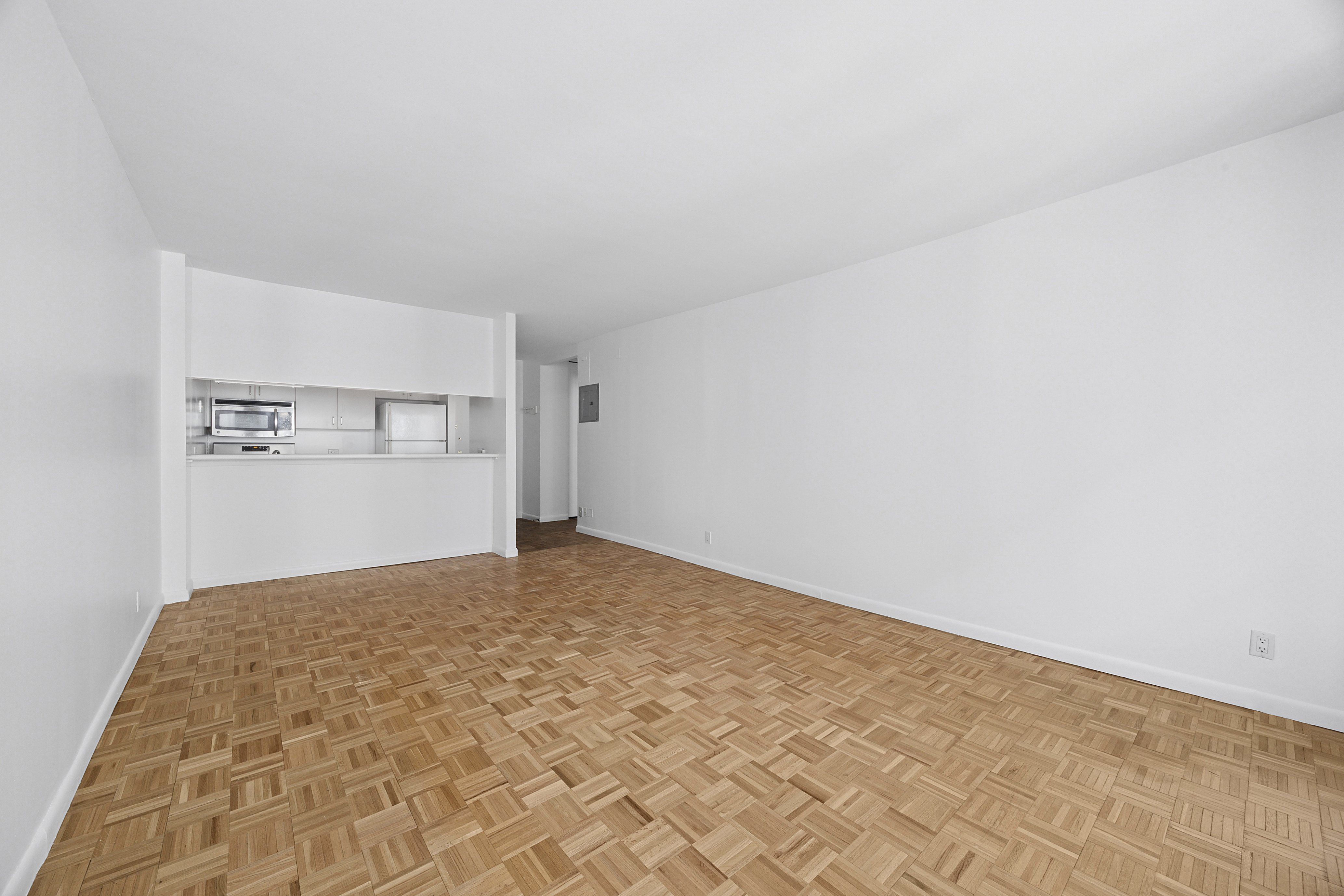 2250 Broadway, Unit 5H Manhattan, NY 10024 - Photo 4 of 9 a view of empty room with closet