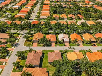 $430,000 | 4109 66th Terrace East, Sarasota, FL 34243