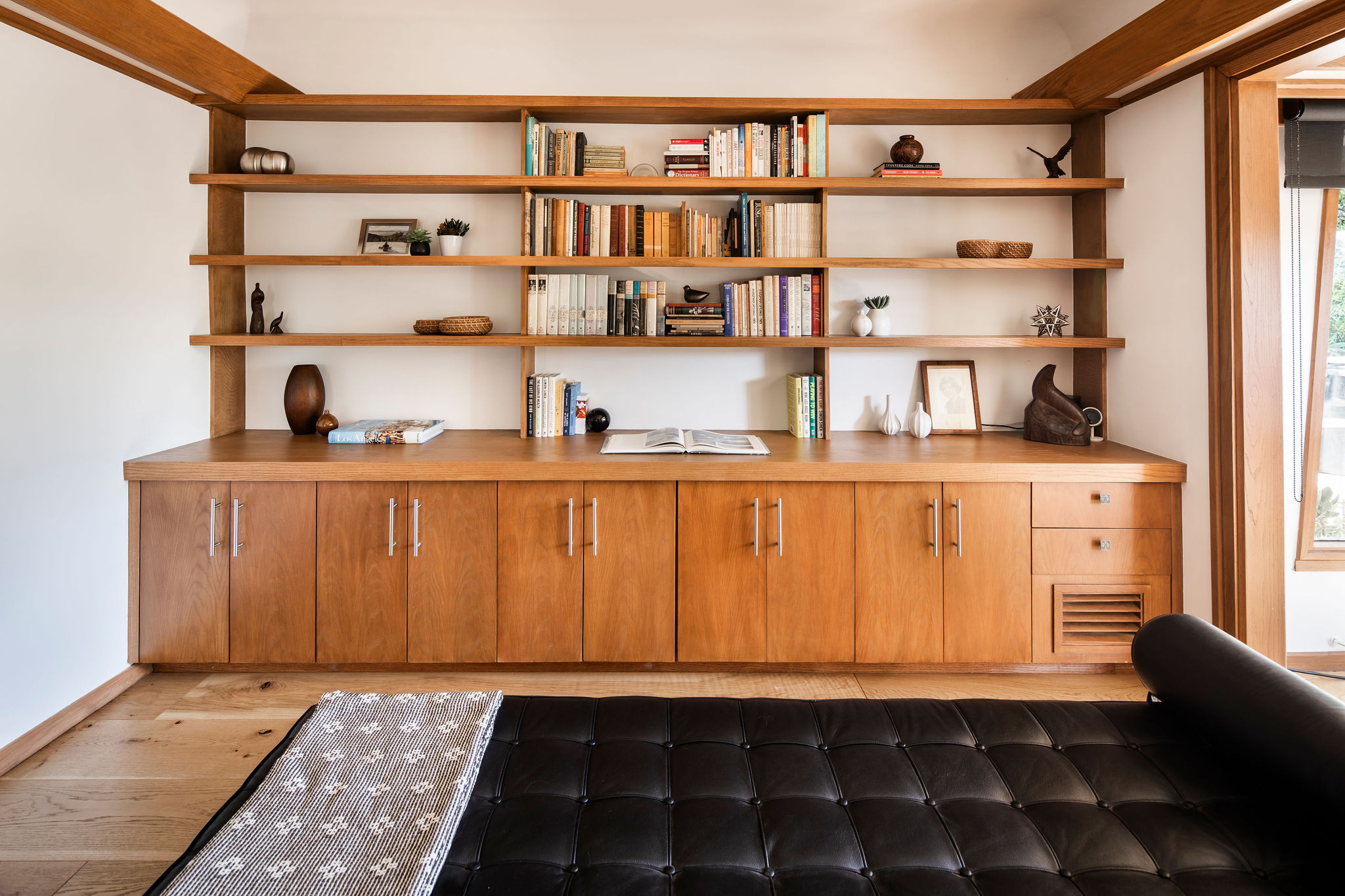 2371 Cove Ave Los Angeles, CA 90039 - Photo 18 of 43