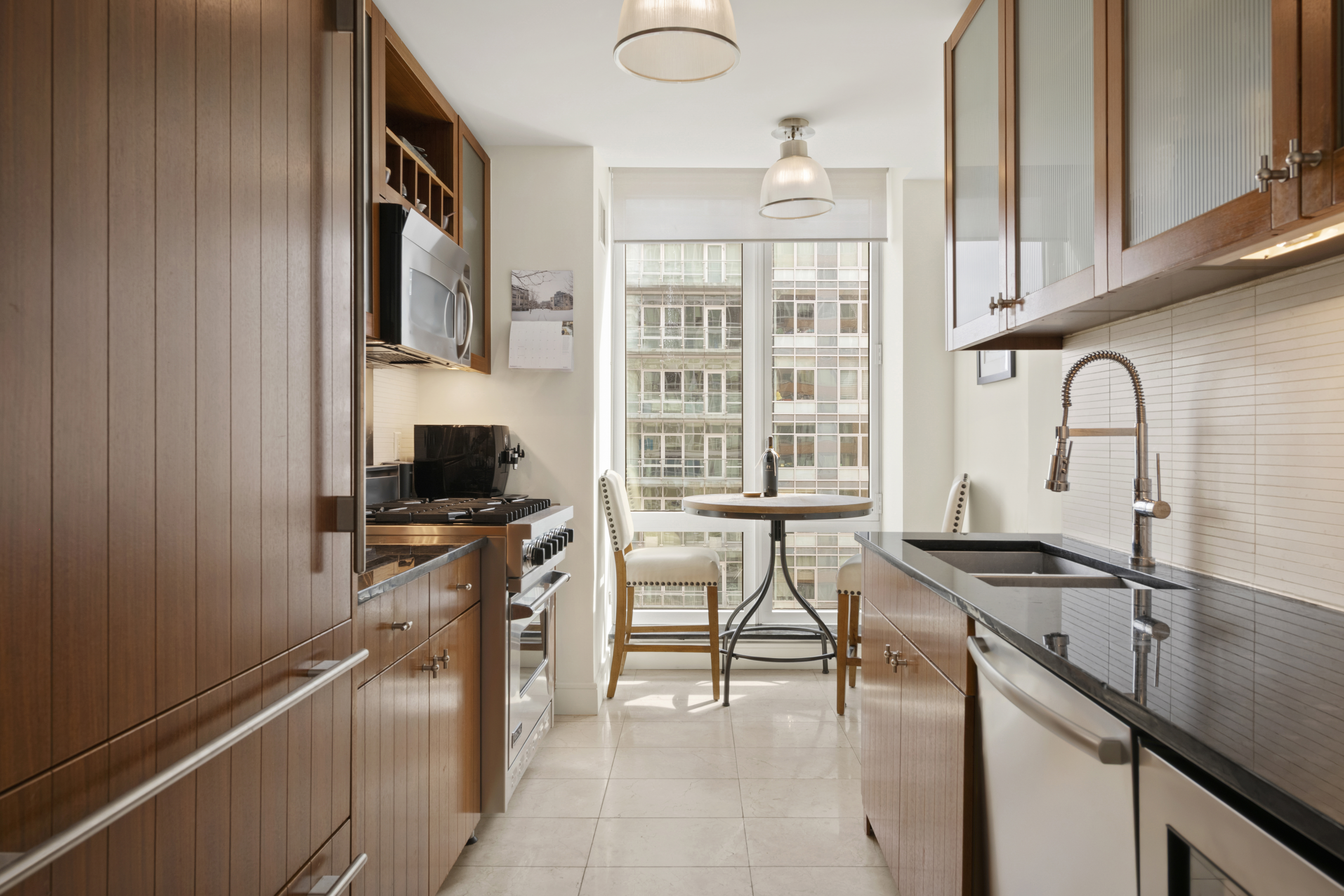250 East 53rd Street, Unit 2702 Manhattan, NY 10022 - Photo 3 of 15
