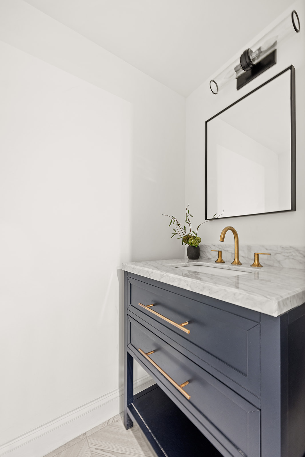 84 6th Avenue, Unit 1 Brooklyn, NY 11217 - Photo 11 of 14 a view of mirror and cabinets