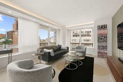 $1,425,000 | 167 East 61st Street, Unit 15D | Lenox Hill