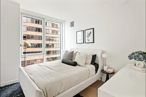$9,395 | 650 1st Avenue, Unit 11G | Murray Hill