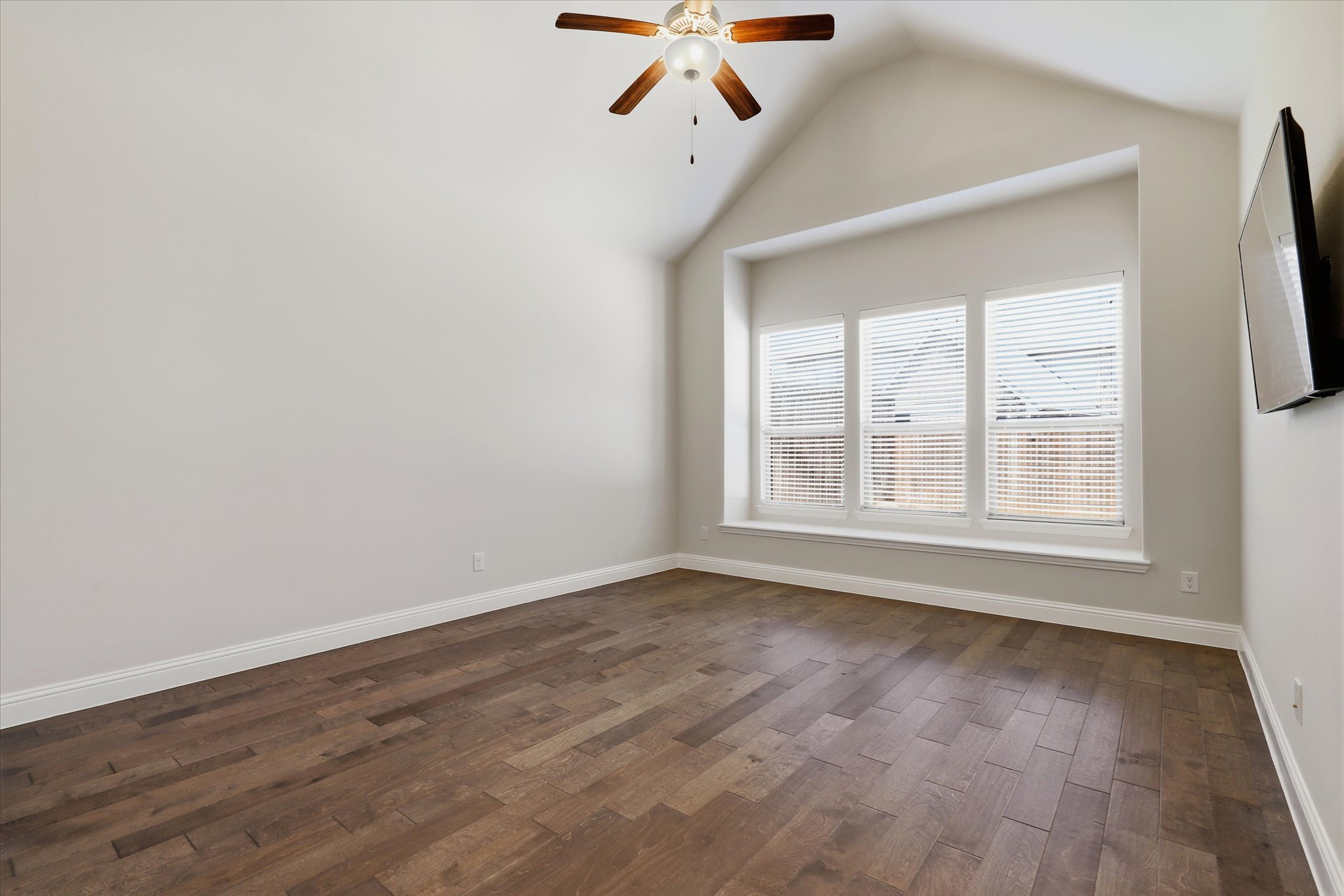 2433 Mare Road Carrollton, TX 75010 - Photo 16 of 41 Gallery Image 16