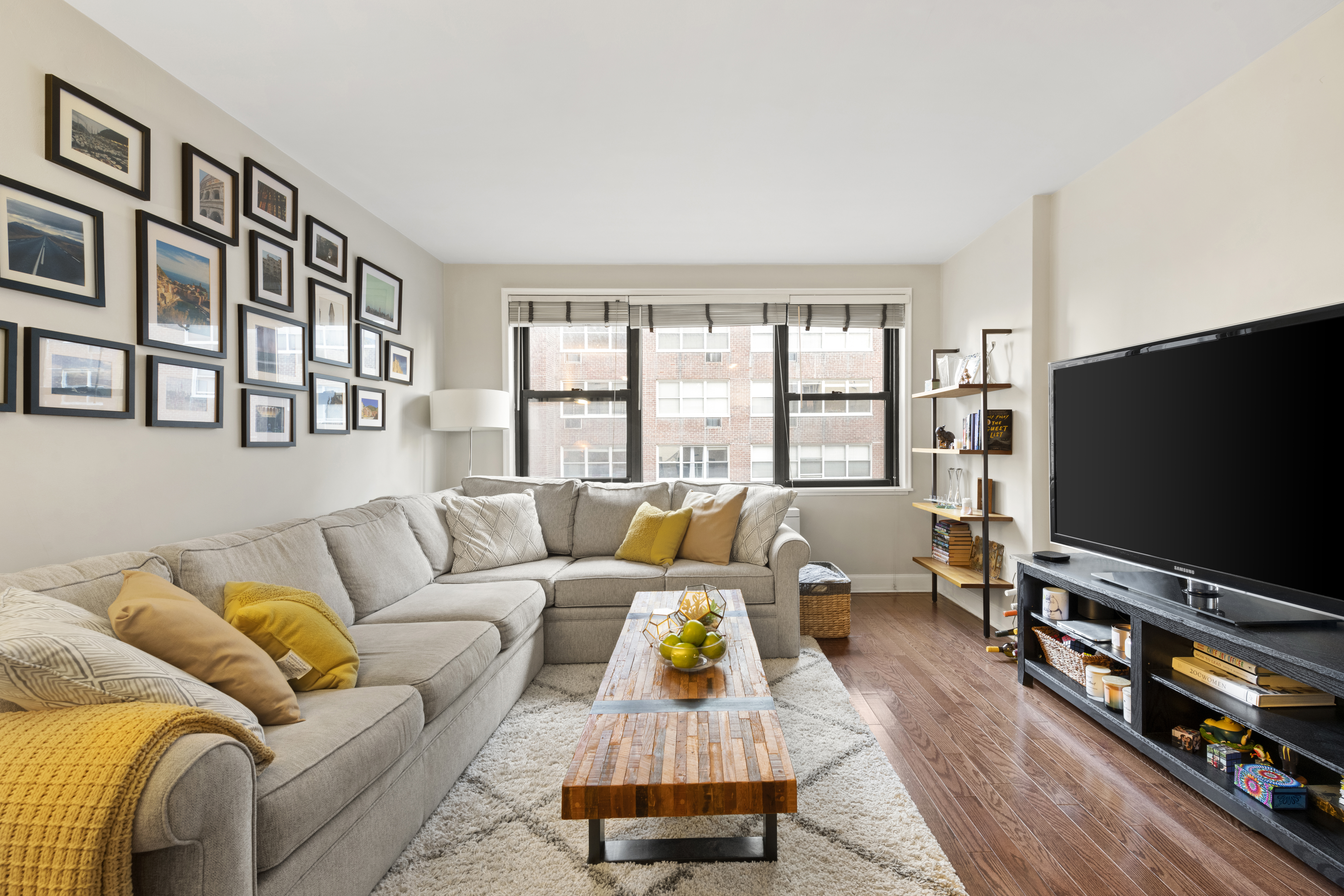 301 East 69th Street, Unit 7C Manhattan, NY 10021 - Photo 2 of 9