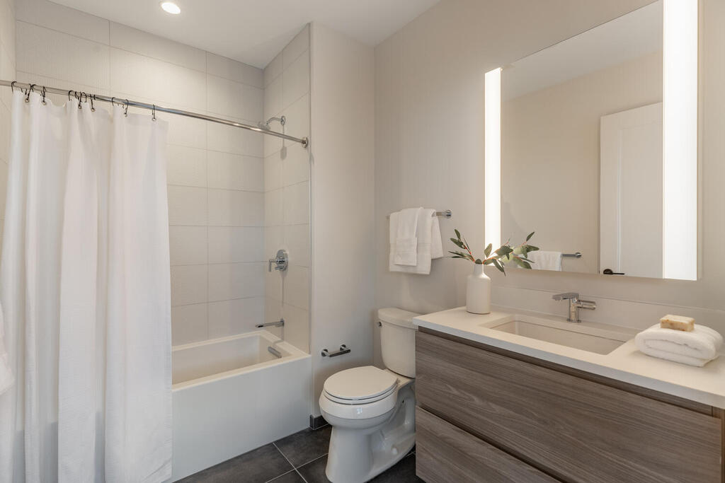 131 Seaport Boulevard, Unit PH3A Boston, MA 02210 - Photo 7 of 11