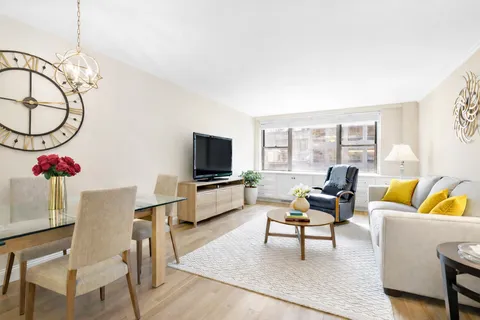 $650,000 | 209 East 56th Street, Unit 9E | Midtown East