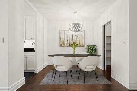 $1,250,000 | 63 East 9th Street, Unit 10L | Greenwich Village