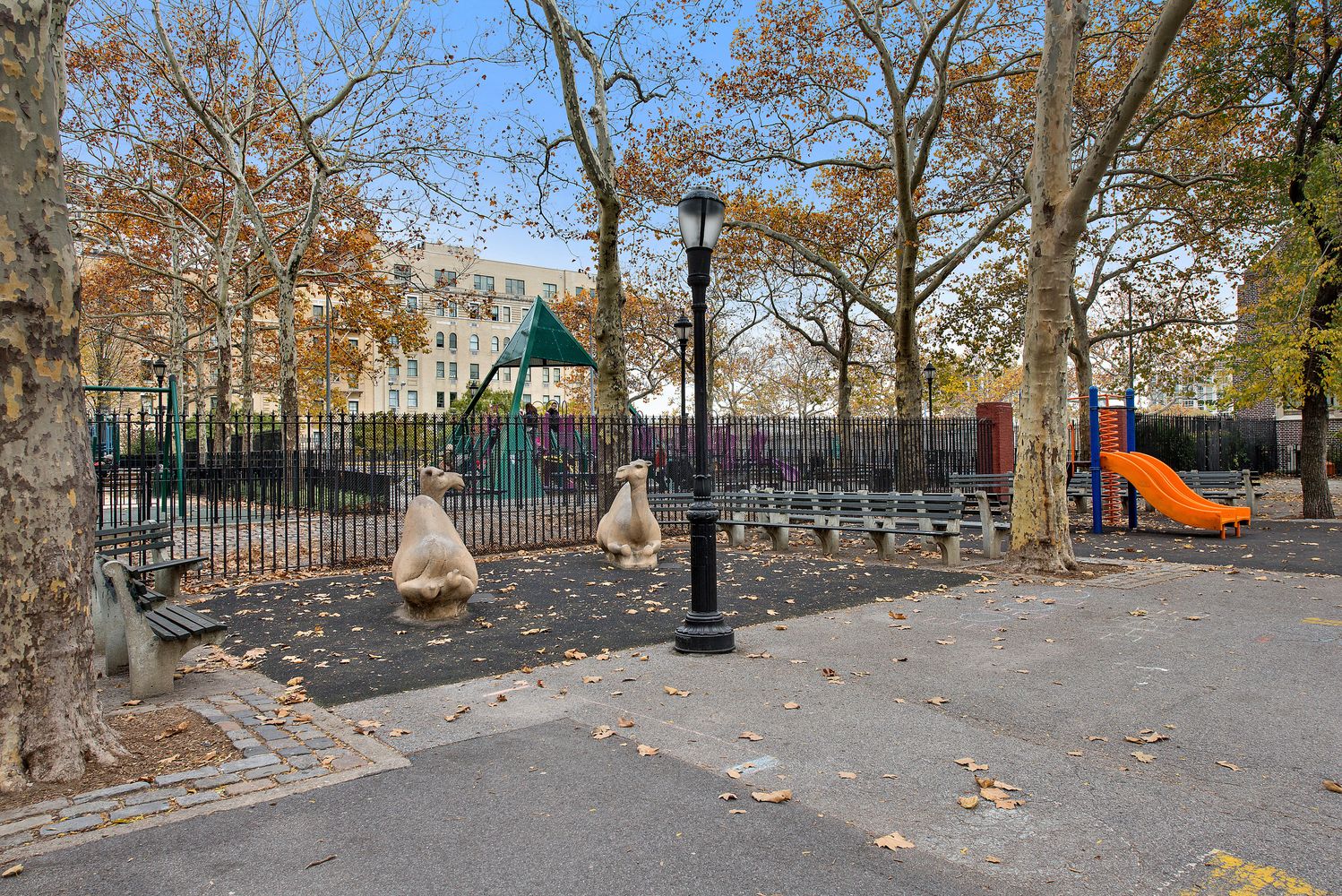 530 East 76th Street, Unit 10H Manhattan, NY 10021 - Photo 25 of 26 a view of outdoor space with entertaining space