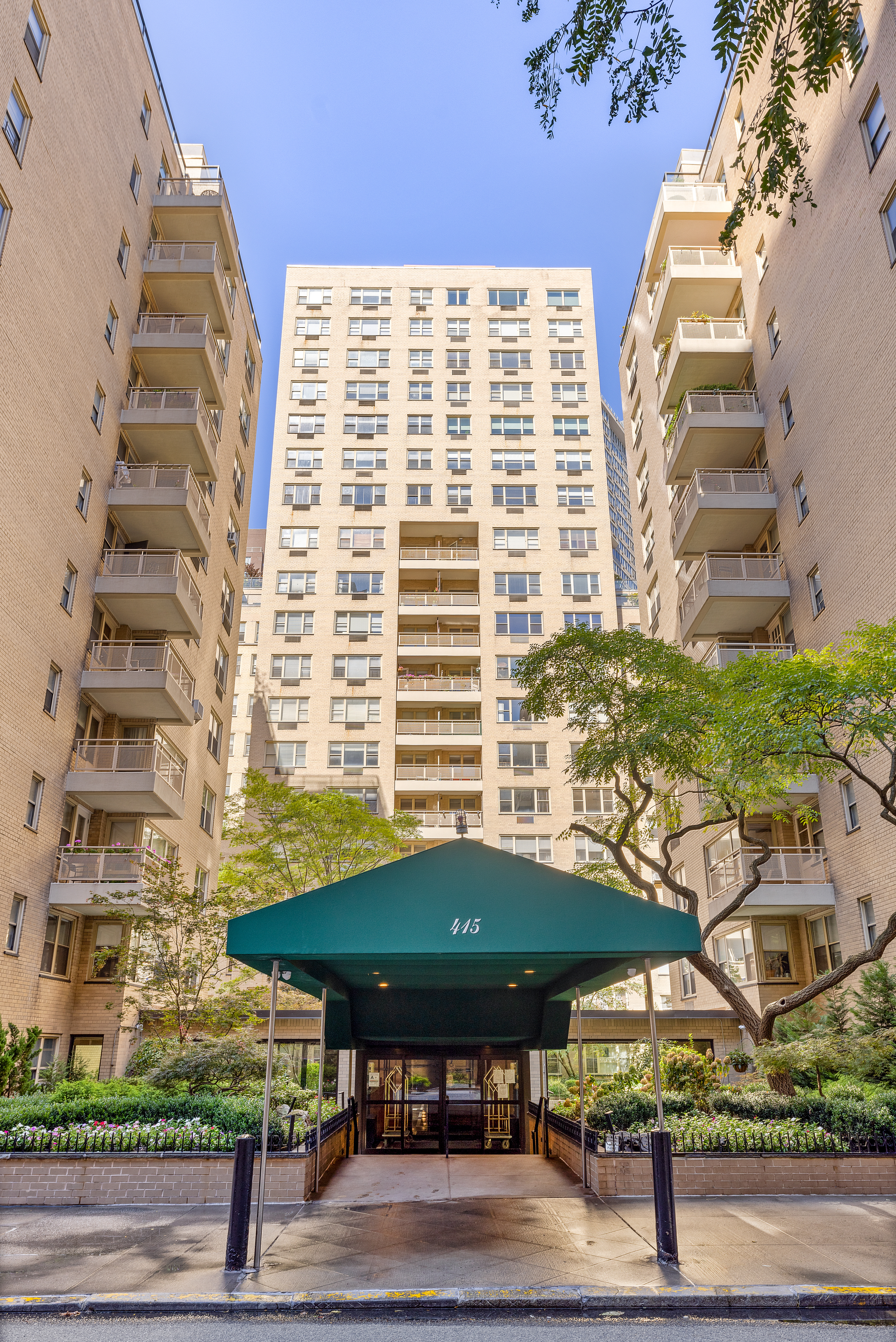 415 East 52nd Street, Unit 11DA Manhattan, NY 10022 - Photo 8 of 10