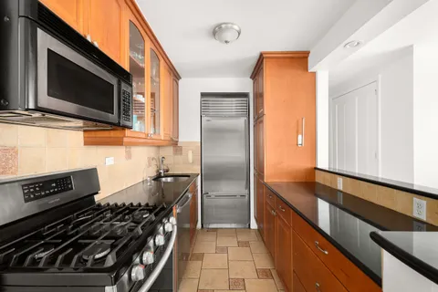 $1,349,500 | 1641 3rd Avenue, Unit 28K | Upper East Side