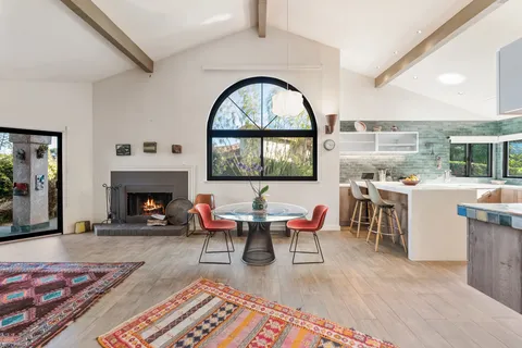 $1,095,000 | 555 Camino De Lane, Santa Barbara, CA 93111