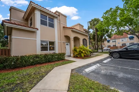 $445,000 | 595 Racquet Club Road, Unit 74, Weston, FL 33326