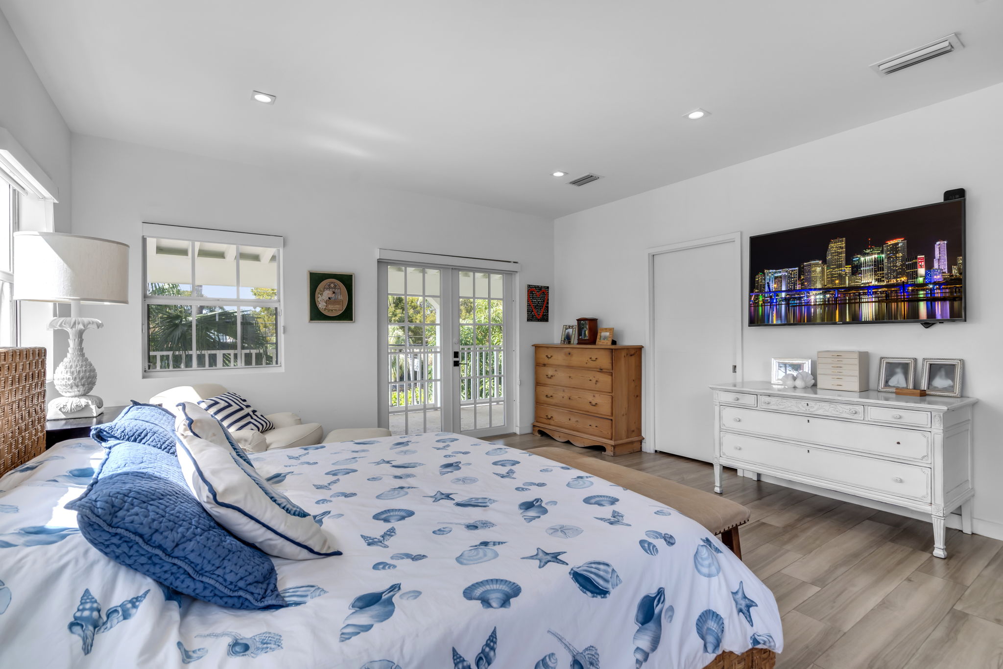 707 West 54th Street Miami Beach, FL 33140 - Photo 23 of 54