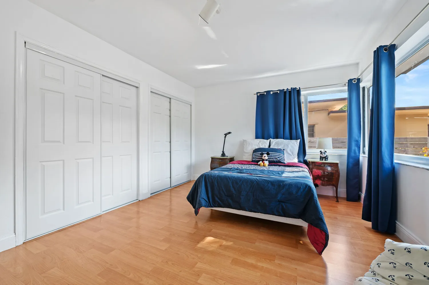 $2,595,000 | 218 Shore Drive South, Miami, FL 33133