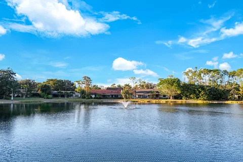 $799,000 | 700 Bald Eagle Drive, Unit 37, Naples, FL 34105