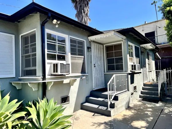 $2,400 | 2916 Reservoir Street, Los Angeles, CA 90026