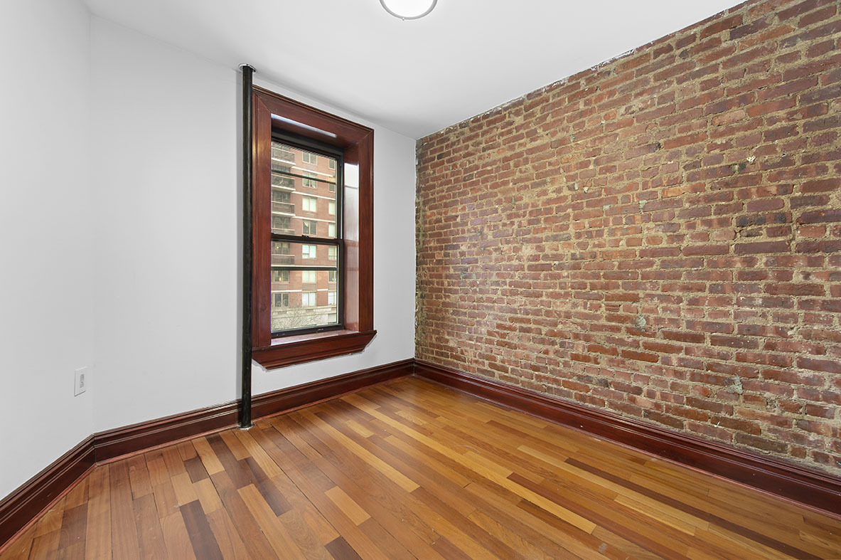 119 East 96th Street, Unit 15 Manhattan, NY 10128 - Photo 4 of 6