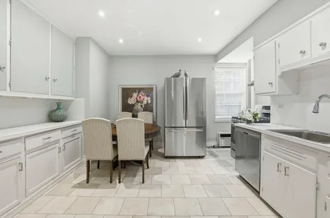 $875,000 | 10 Brooklands, Unit 1H, Bronxville, NY 10708