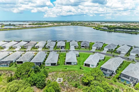 $729,000 | 1047 Waterline Court, Sarasota, FL 34240