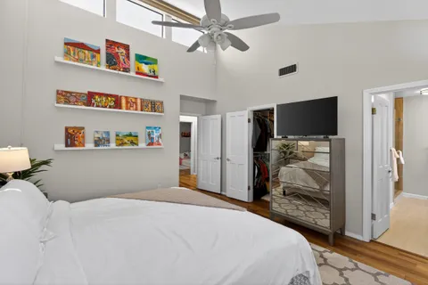 $1,975,000 | 928 11th Street, Unit 2, Santa Monica, CA 90403