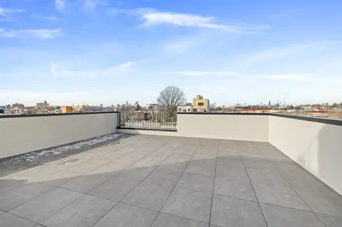 $574,000 | 1226 Decatur Street, Unit 2R | Bushwick