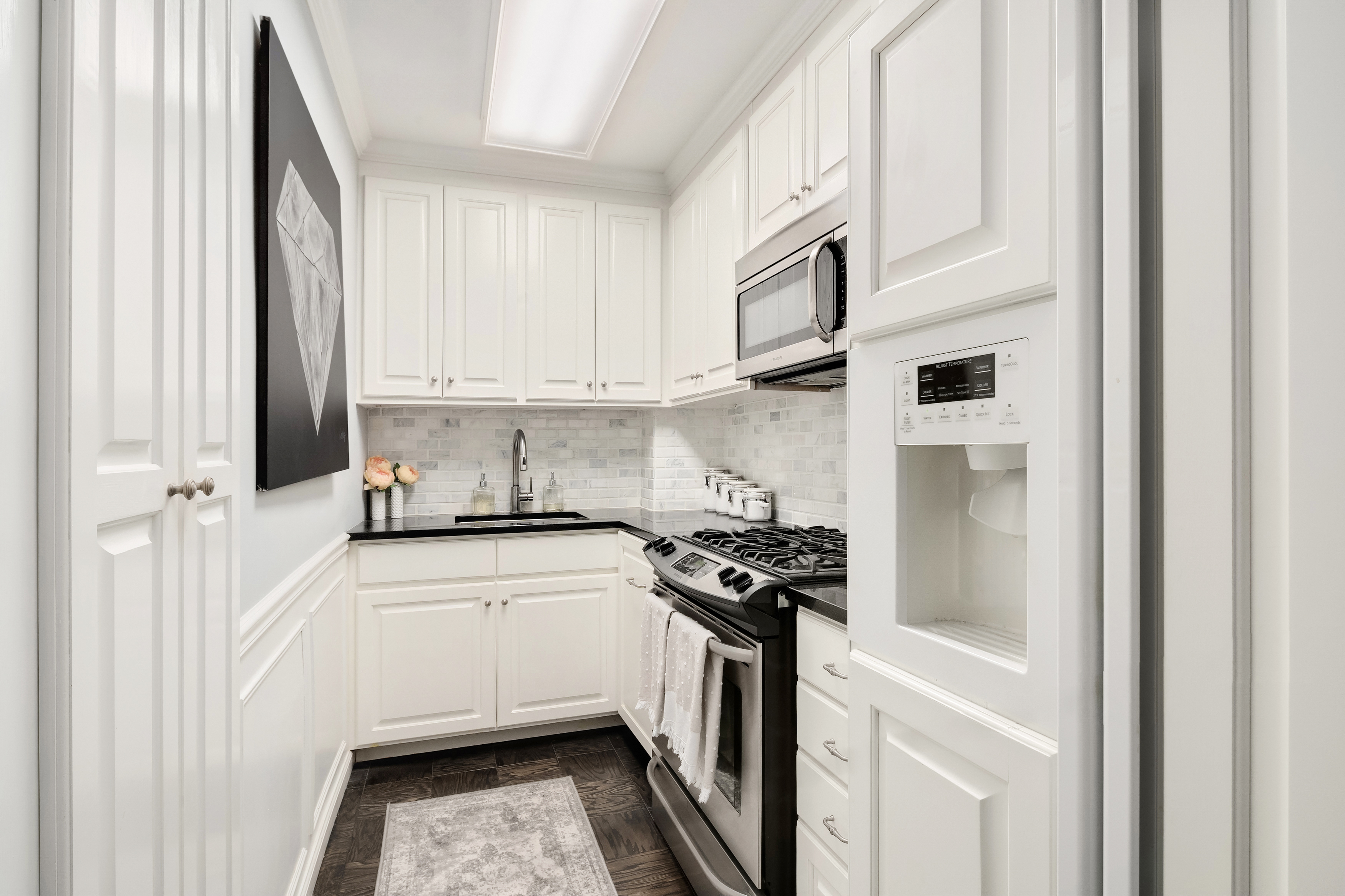 77 East 12th Street, Unit 8B Manhattan, NY 10003 - Photo 4 of 9