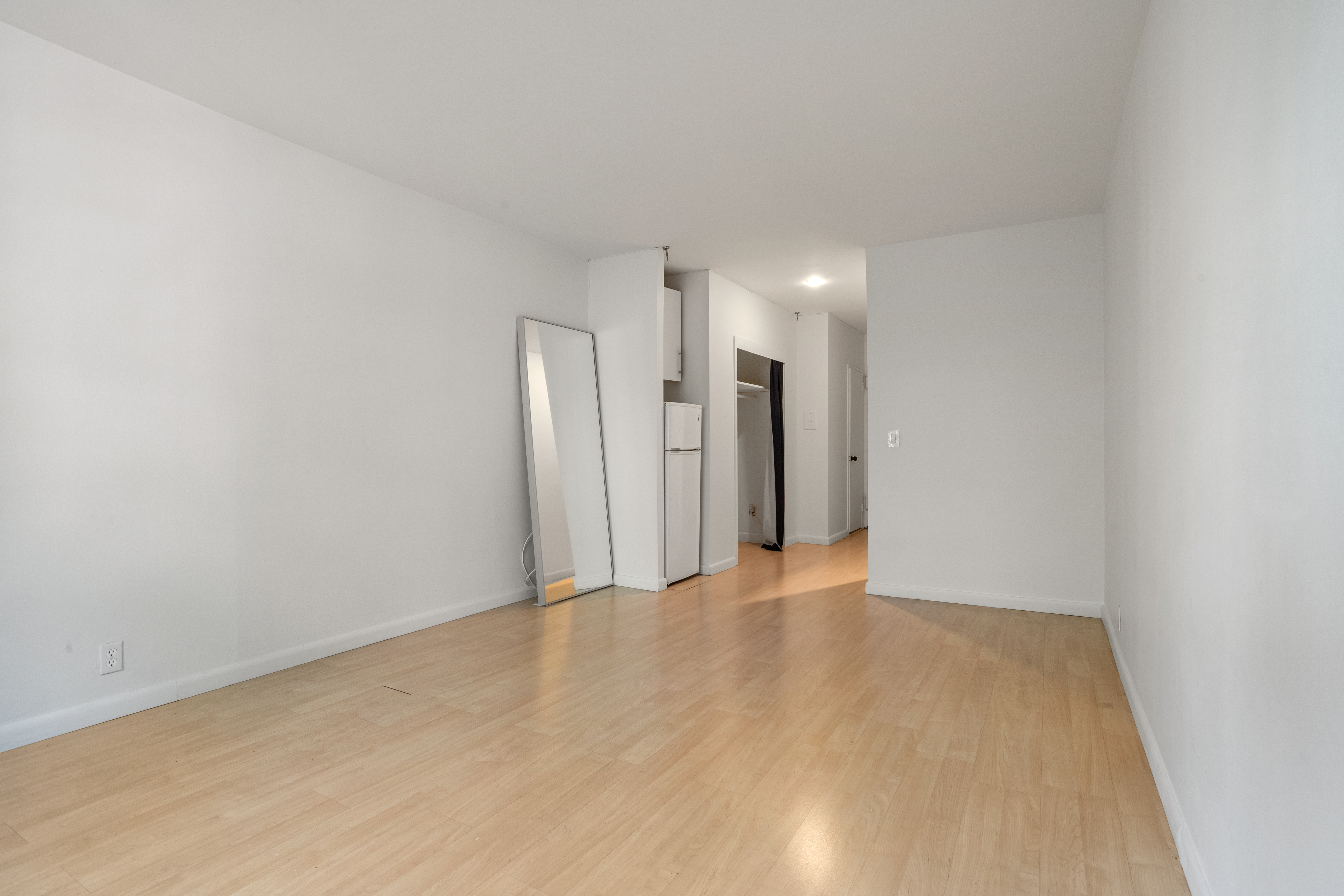 229 East 29th Street, Unit 4K Manhattan, NY 10016 - Photo 3 of 8 Gallery Image 3