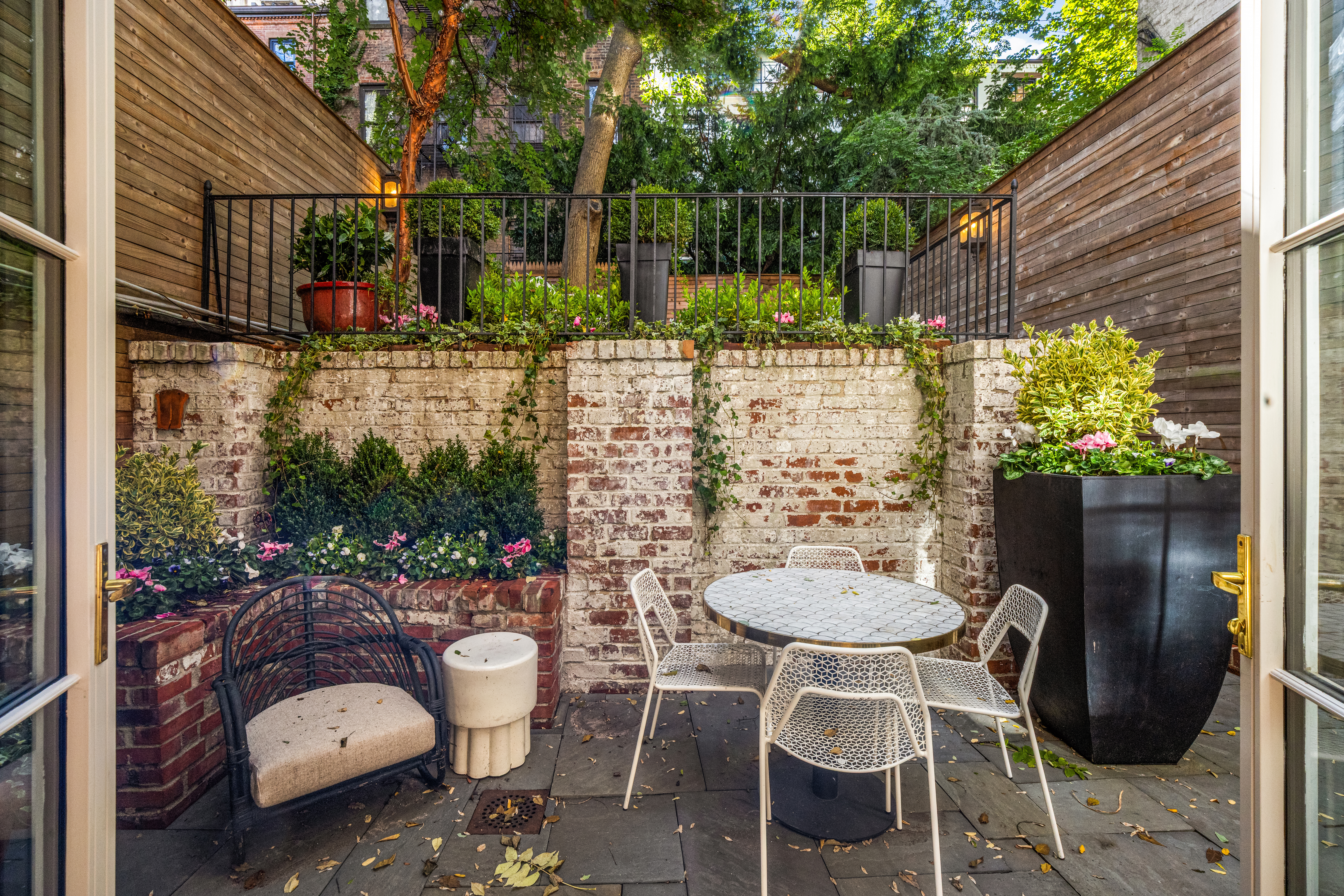 222 East 11th Street, Unit GARDEN Manhattan, NY 10003 - Photo 3 of 31