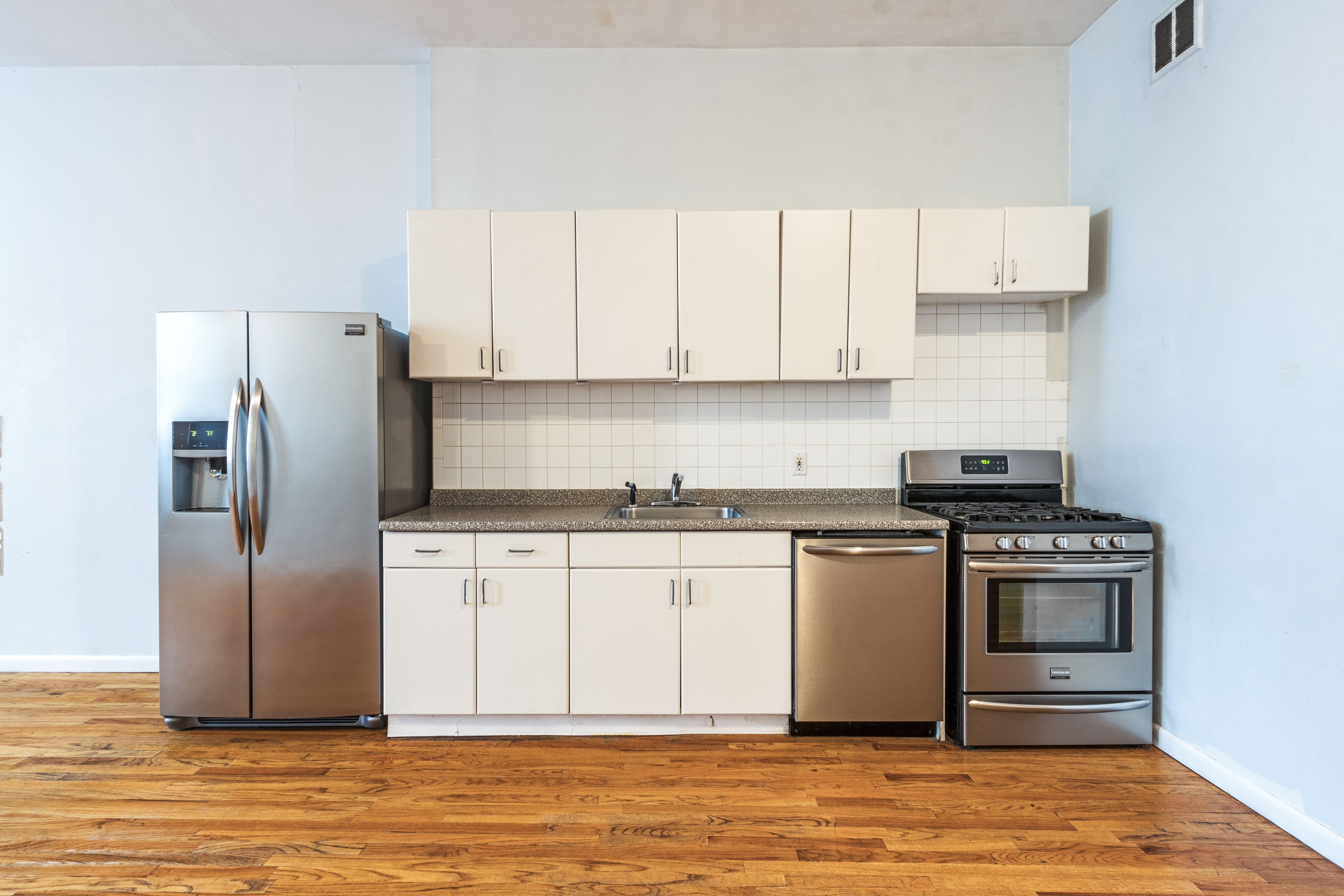 75 Chambers Street, Unit 2 Manhattan, NY 10007 - Photo 3 of 6