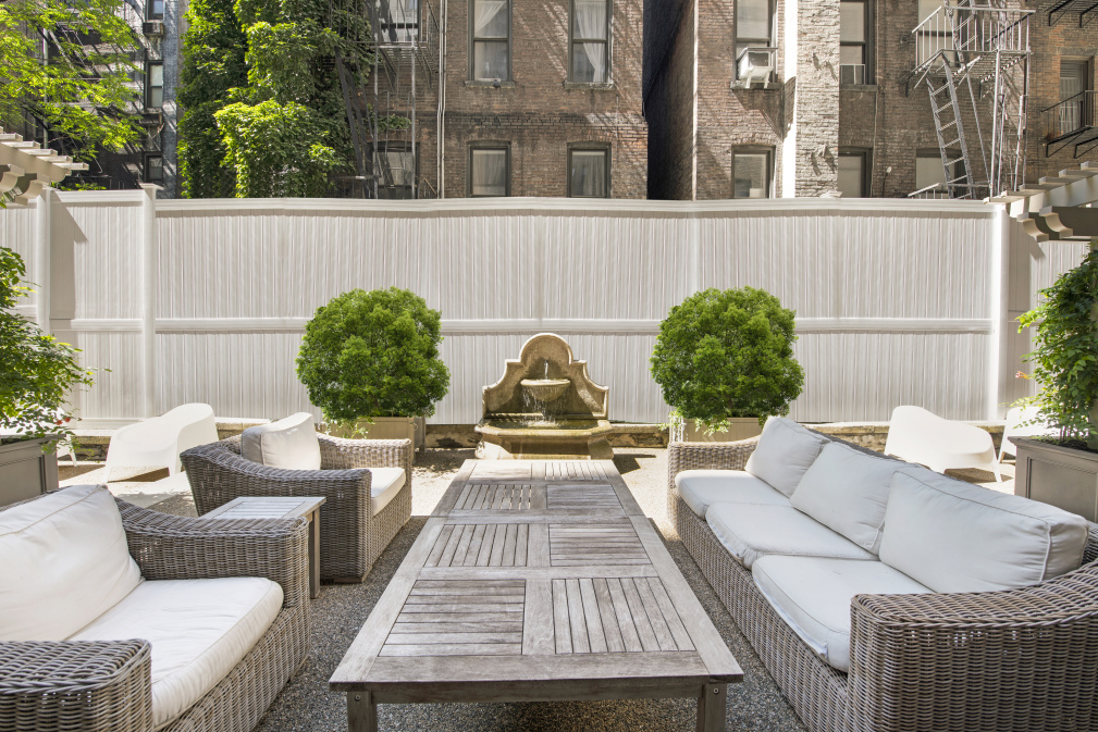 308 East 79th Street, Unit 13EF Manhattan, NY 10075 - Photo 14 of 16 a view of a patio on the roof deck