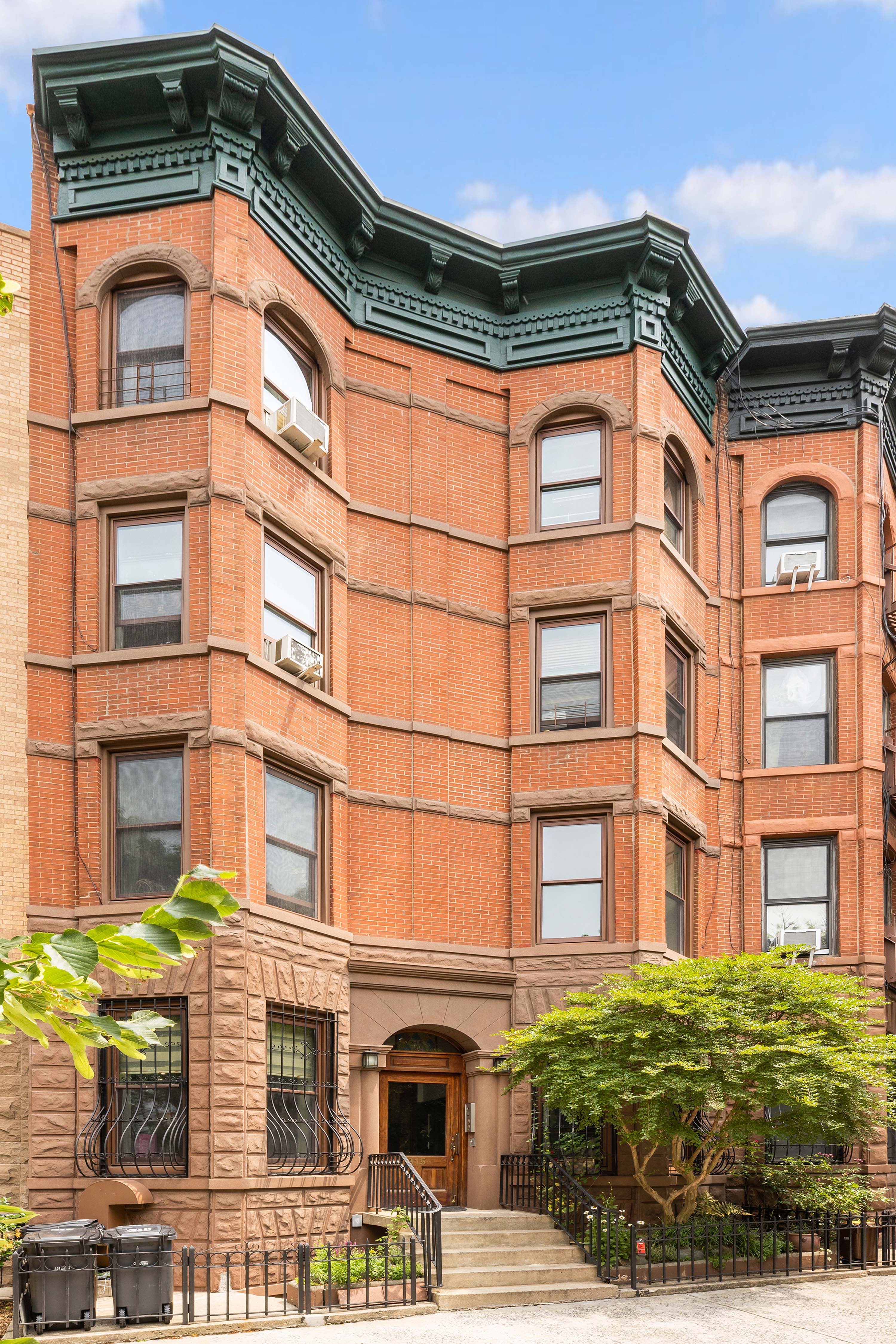 315 3rd Street, Unit 2A Brooklyn, NY 11215 - Photo 7 of 8 front view of a building