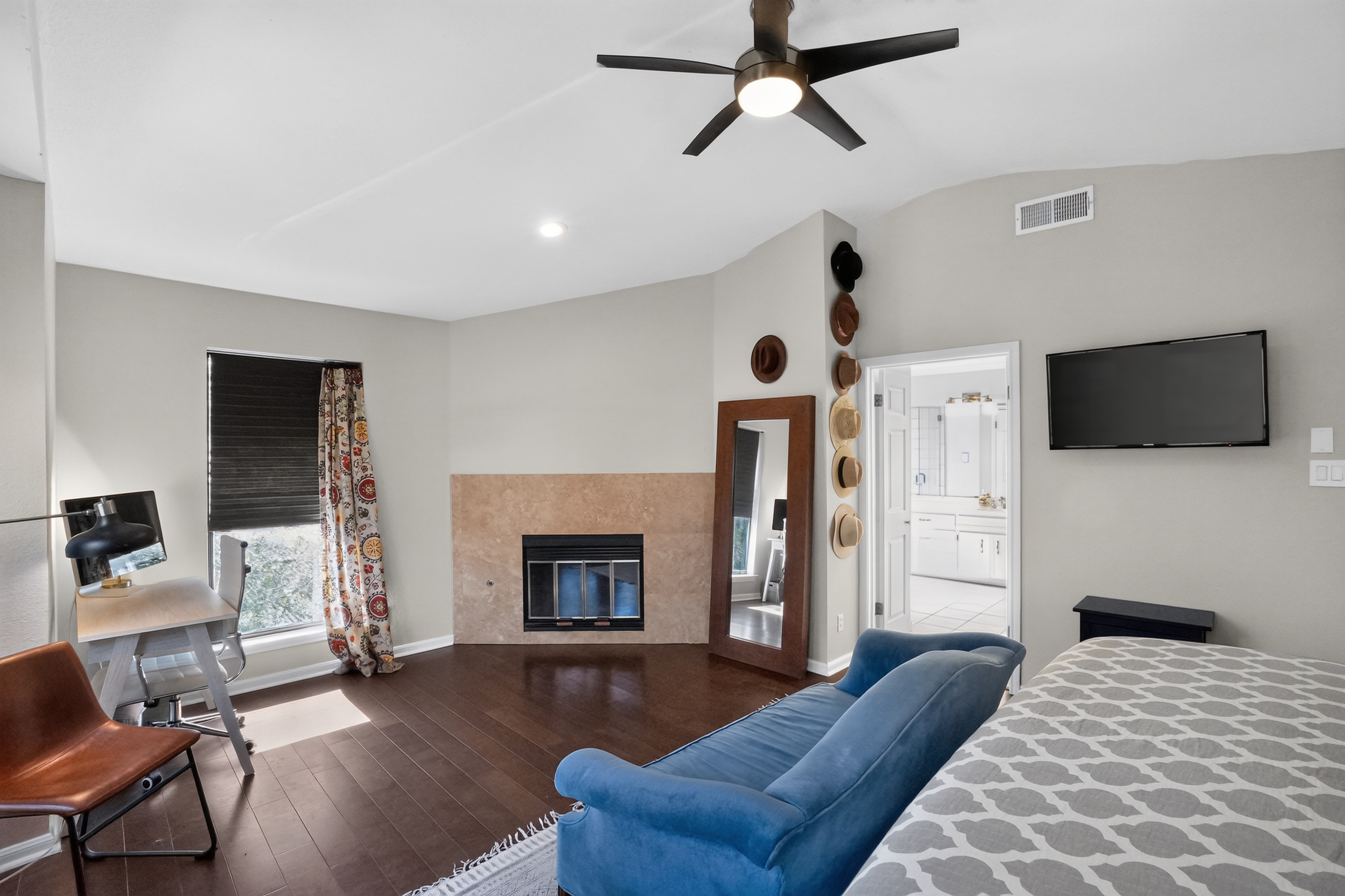 1911 Stoneridge Road Austin, TX 78746 - Photo 13 of 26 Gallery Image 13