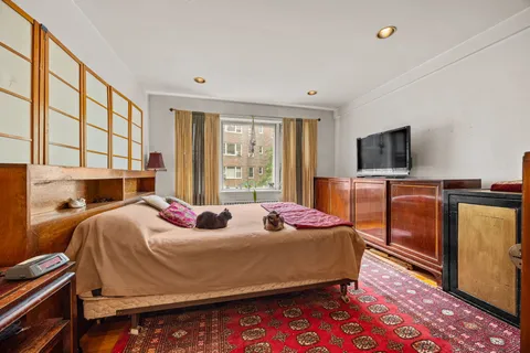 $585,000 | 3850 Hudson Manor Terrace, Unit 1EE/2EE | Riverdale