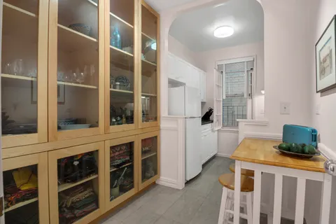 $900,000 | 120 Bennett Avenue, Unit 2MN | Hudson Heights