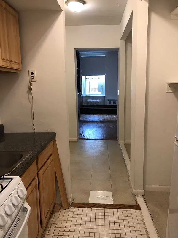 237 East 79th Street, Unit 1B Manhattan, NY 10075 - Photo 5 of 7 a bathroom with a sink