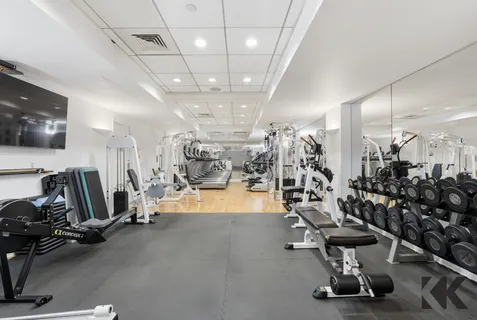 $4,295,000 | 15 East 69th Street, Unit 3B | Lenox Hill