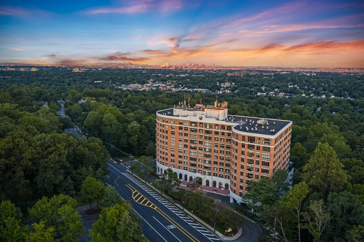 $694,000 | 616 South Orange Avenue, Unit Skyhouse 4, Maplewood, NJ 07040