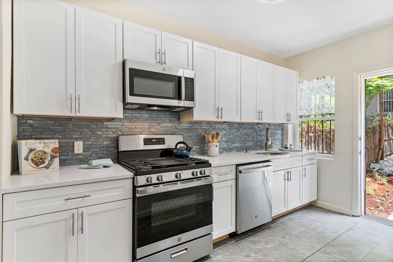 39 Hampton Place Brooklyn, NY 11213 - Photo 15 of 26