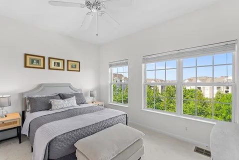 $485,000 | 21762 Dragons Green Square, Ashburn, VA 20147