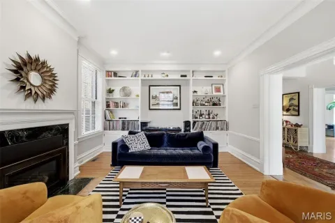 $1,200,000 | 4917 Pershing Place, St. Louis, MO 63108
